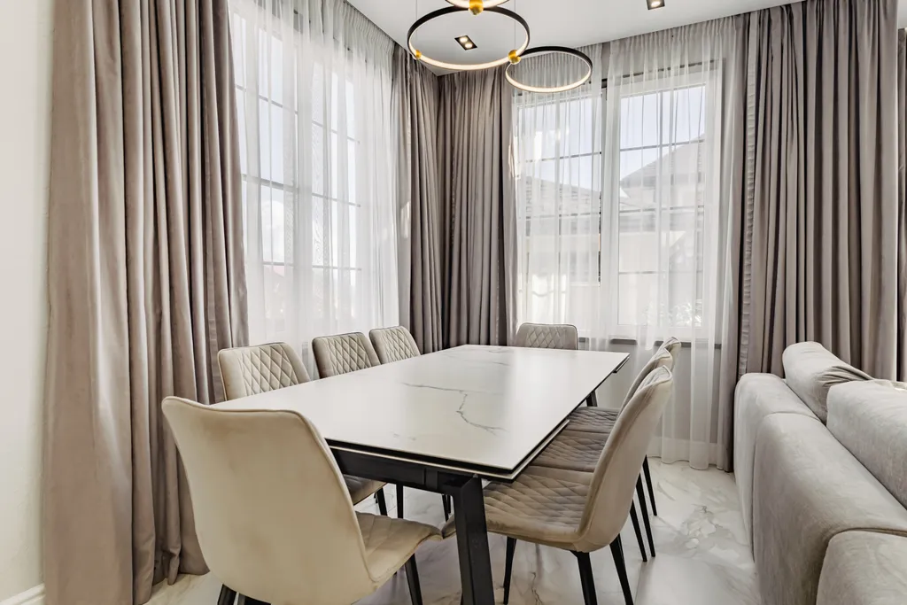 Дом с видом на море, горы, и теплым бассейном