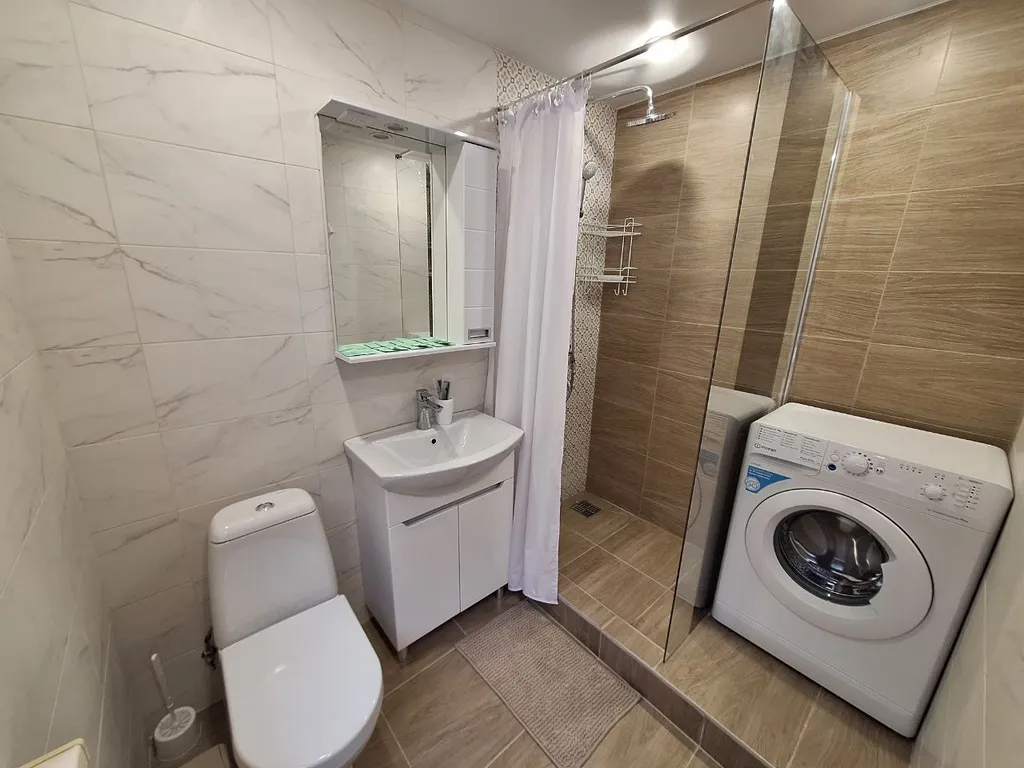 Коттедж Дом в центре города с парковкой и мангальной зоной — Геленджик