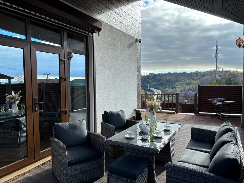 Шале Tech с подогреваемым бассейном и 4 спальнями