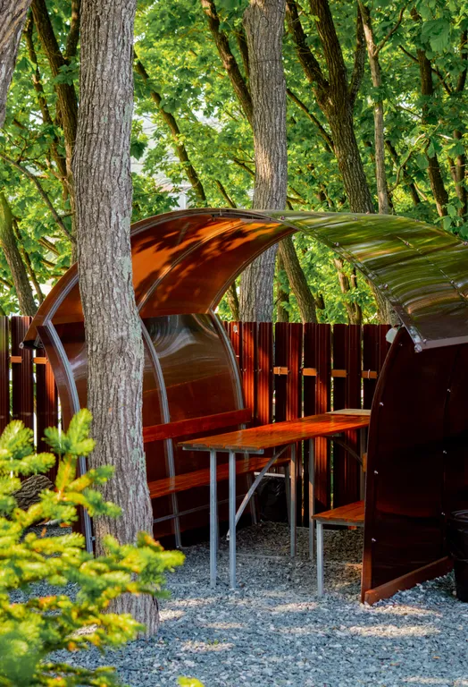 Четырёхместный номер с террасой, первая линия от моря, номер семейный