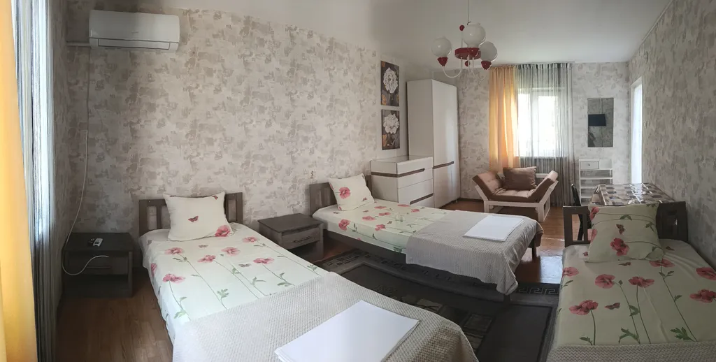 Квартира Квартира Улучшенный трехместный номер эконом — Геленджик