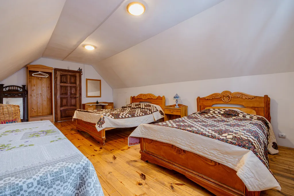 6-комнатный Дом