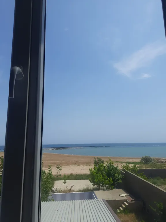 Уютный номер на первой береговой линии