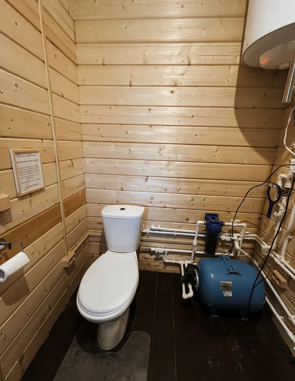 Дом на берегу озера Селигер