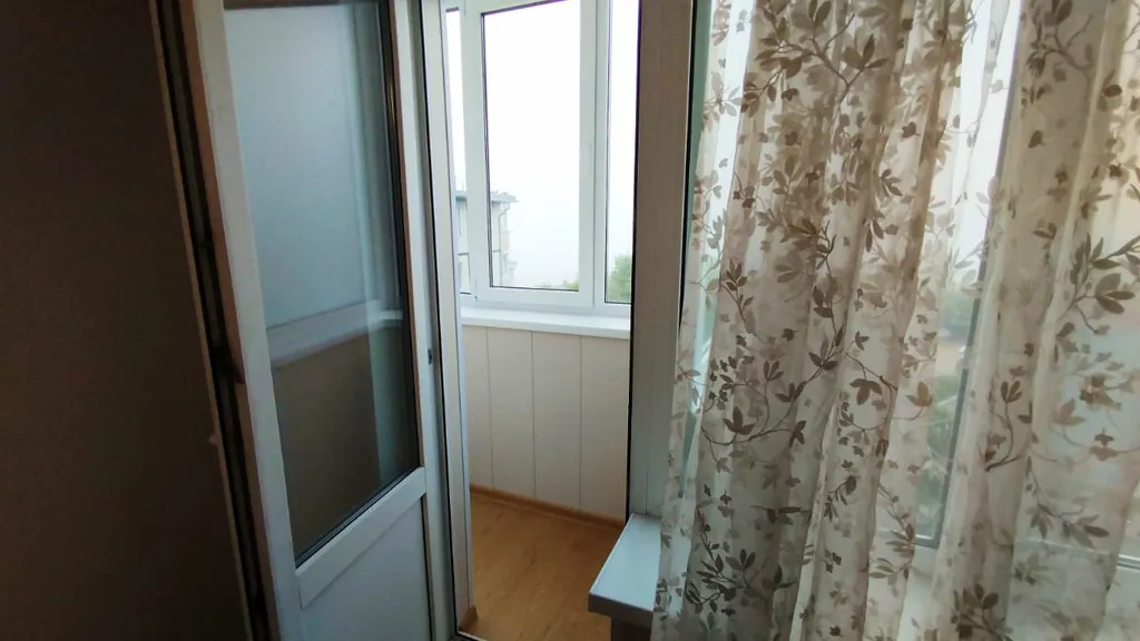 Светлая и уютная двухкомнатная квартира после ремонта с видом на море