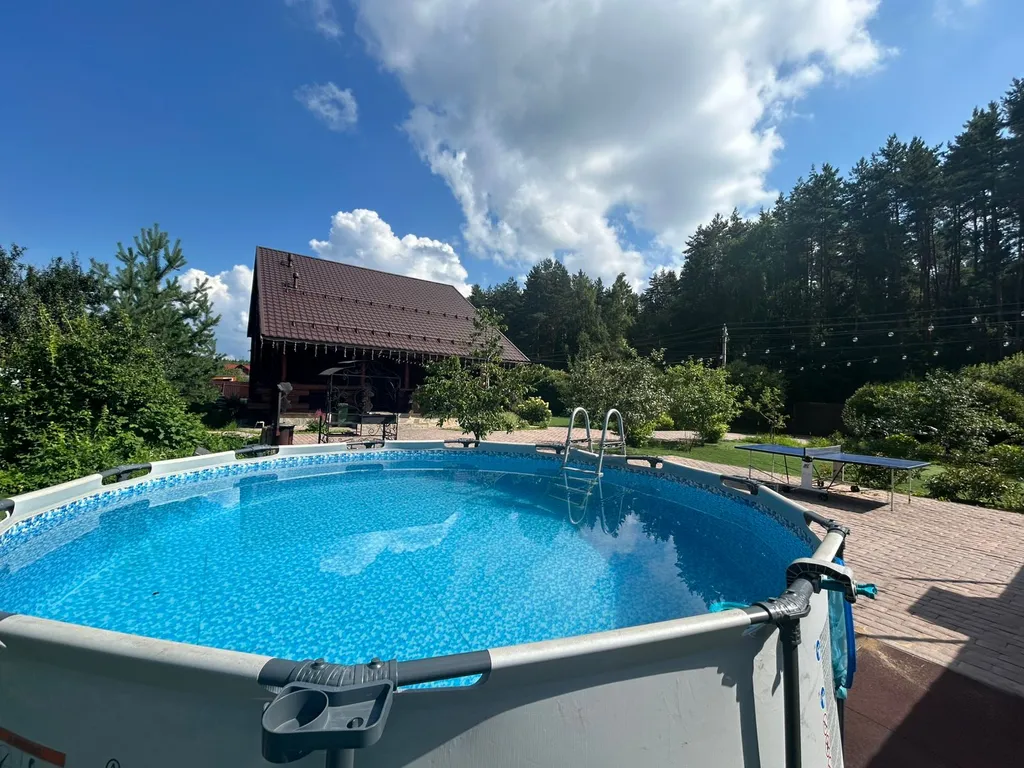 Загородный дом в окружении леса Grovehause