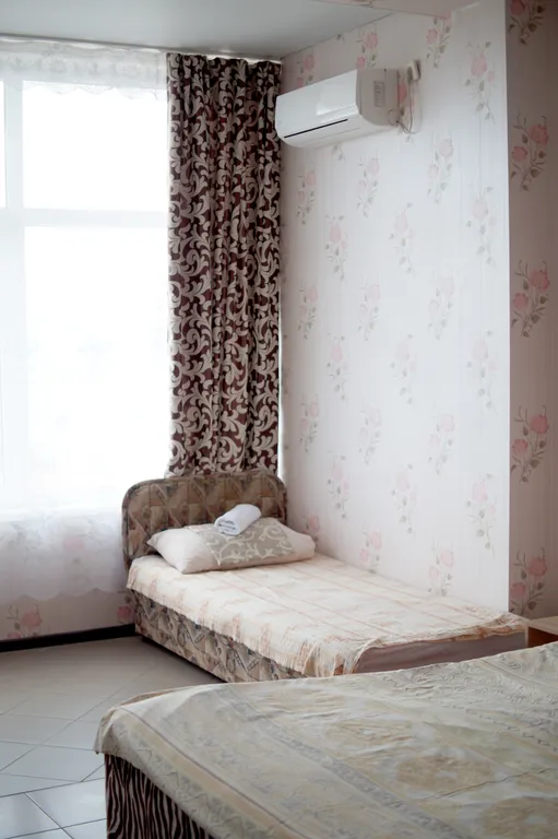 Четырехместный номер с отоплением и со всеми удобствами