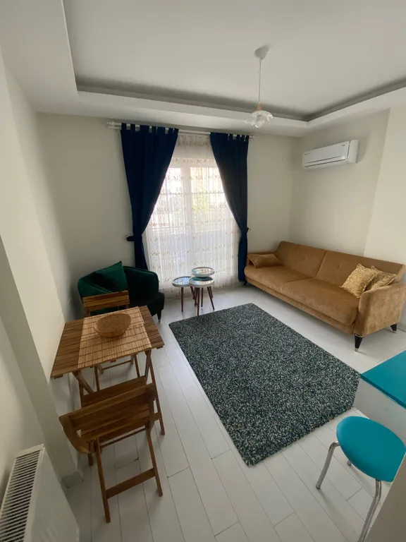 Отличное расположение в коньяалты Алтынкум 60 метров до моря