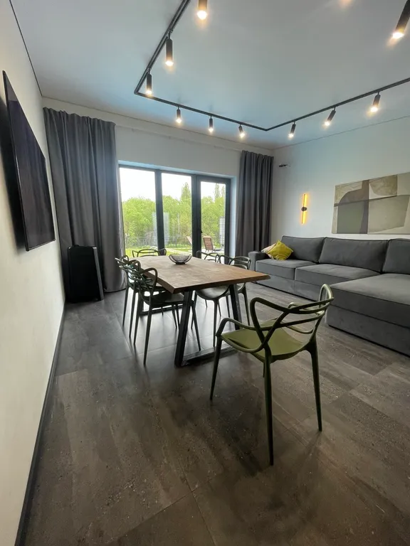 Загородный дом с бассейном