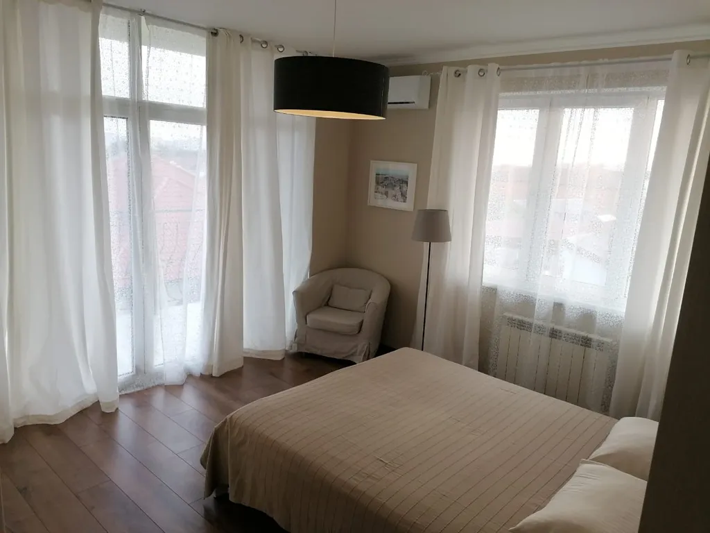 Квартира Квартира Винчи апартамент с 3 спальнями и гостиной — Геленджик