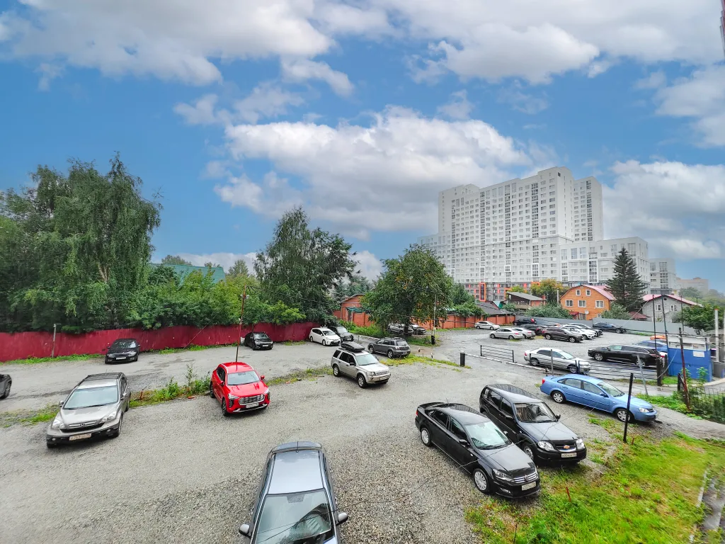 Двухкомнатная/2+1+1+1+1/ Уралмаш/ новостройка /большая кухня/лоджия