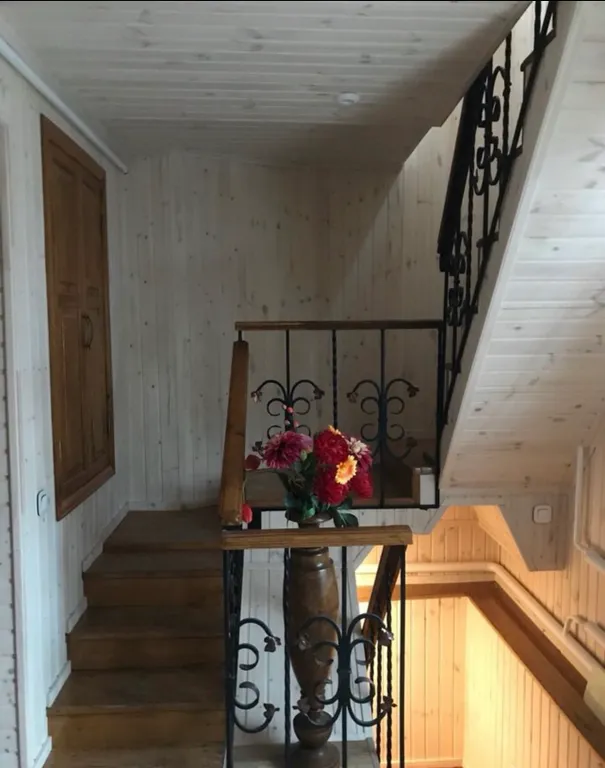 Уютный домик у озера