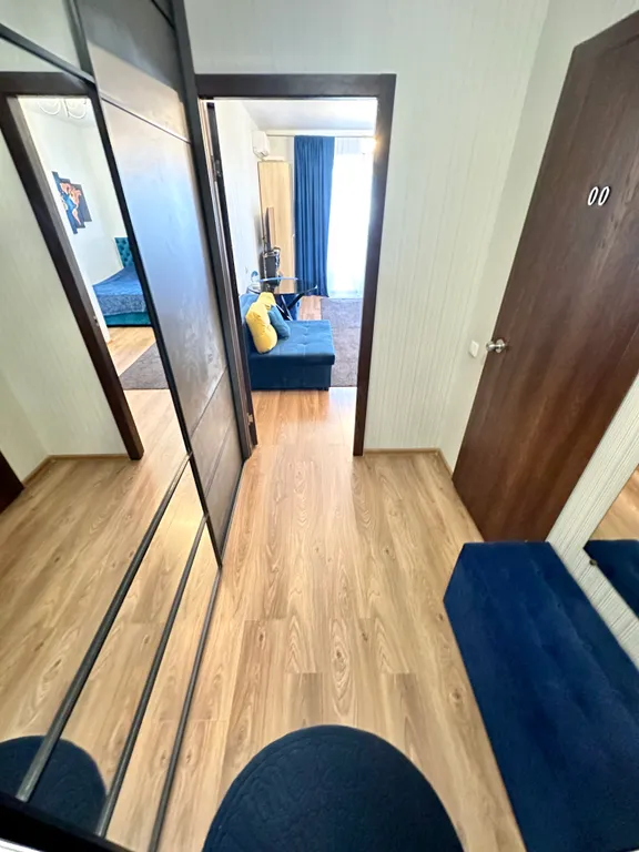 Студия с камином и кондиционером