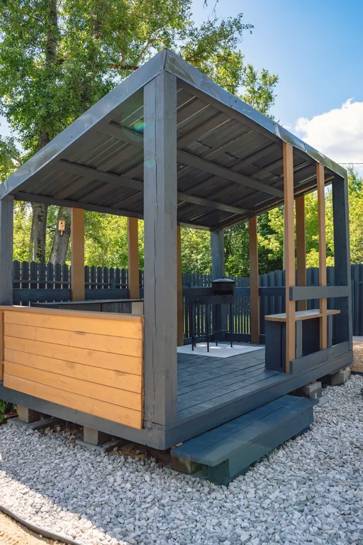 Дом на берегу пруда в Эко-местечке с банным чаном