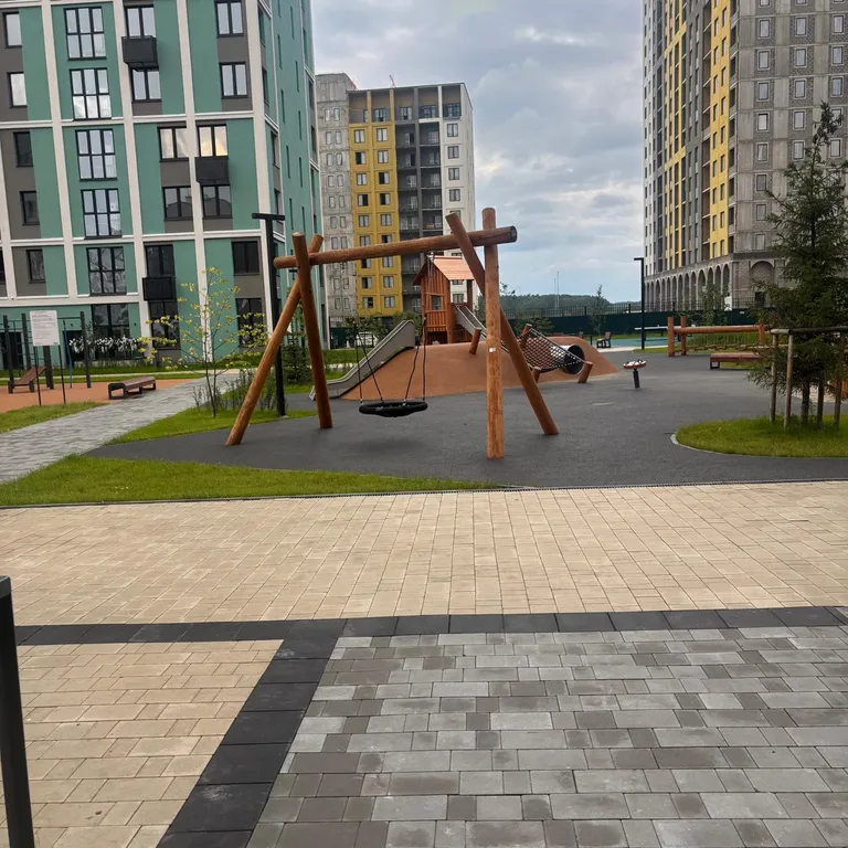 Квартира Отличная квартира для большой семьи с детьми — Тюмень