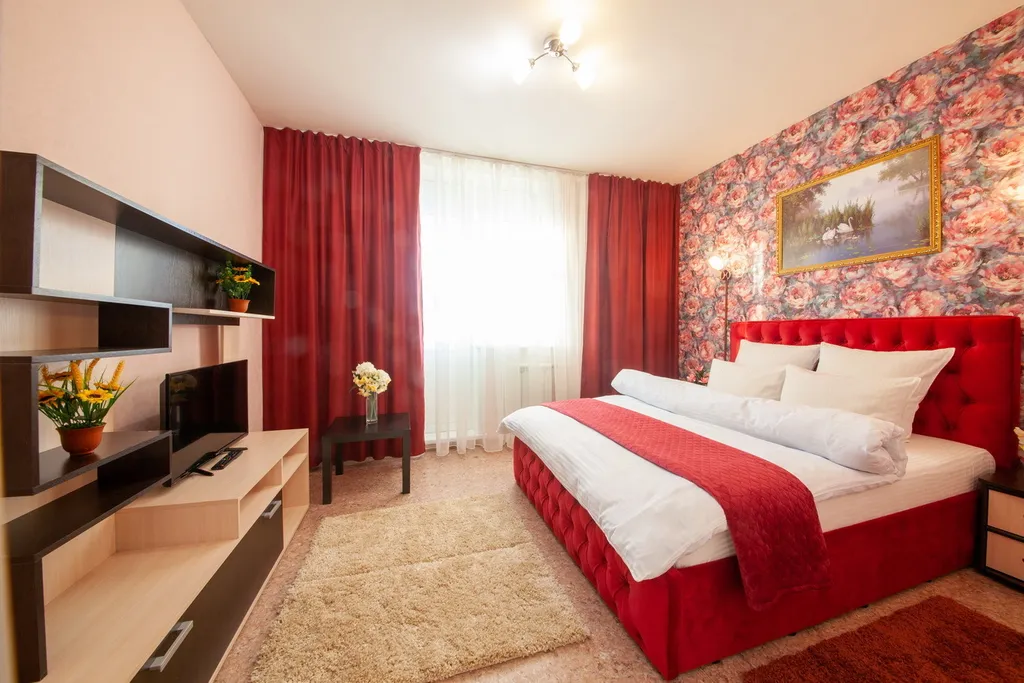 Двухкoмнатная квaртиpа нaпpотив TРЦ Плaнeта