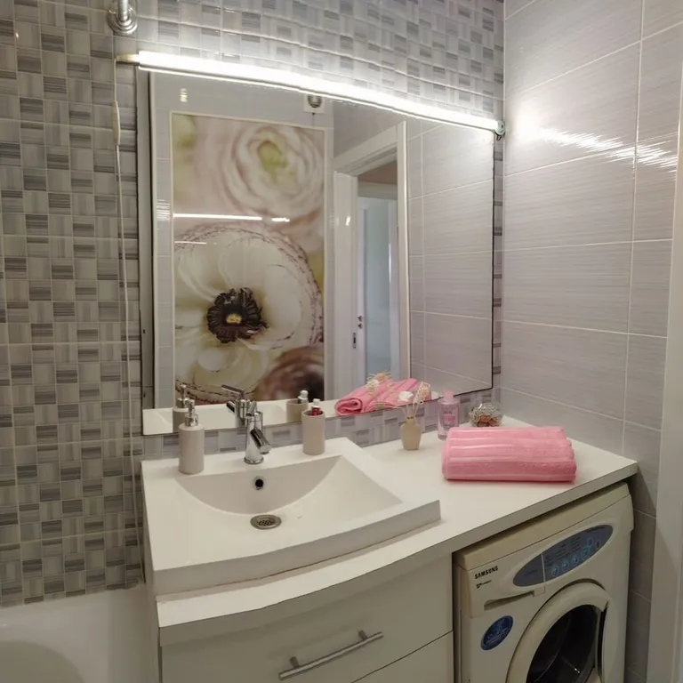 Квартира напротив Детской больницы.