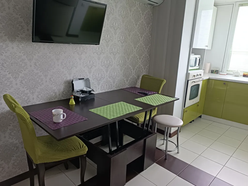 Уютная квартира в спальном районе недалеко от моря, с видом на горы