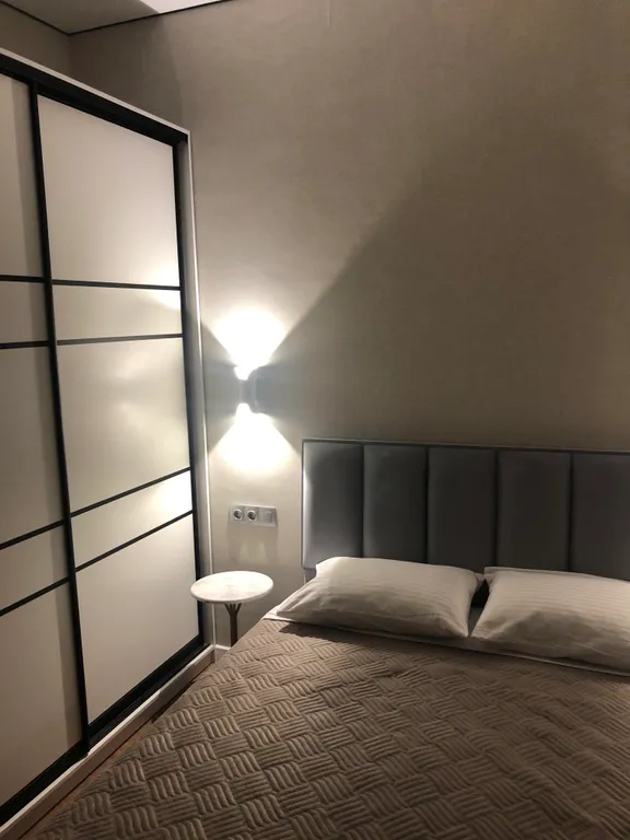 Апартамент с кухней, отдельной спальней с видом на парк