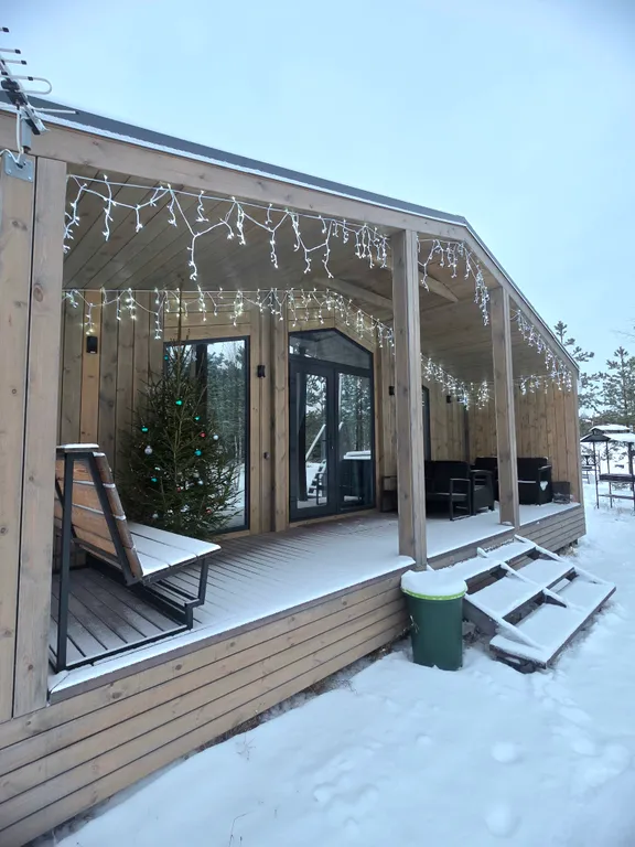 Дом Безмятежный на заливе реки Нерль с видом на лес