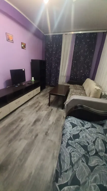 Двухкомнатная раздельная квартира в Ленинском районе ,рядом,, Аквопарк