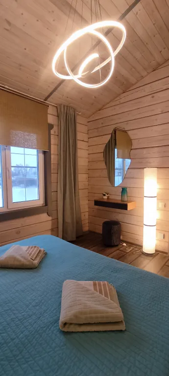 Уютный коттедж у озера с сауной