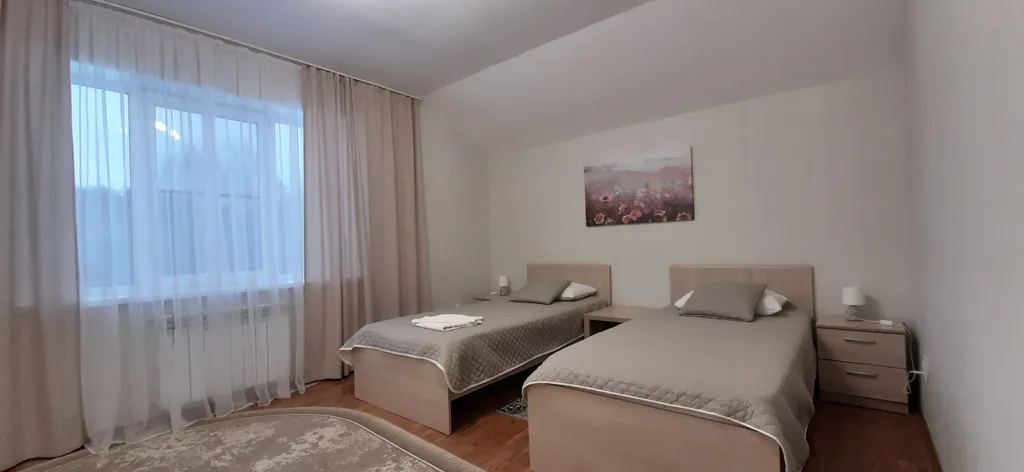 Большой загородный дом