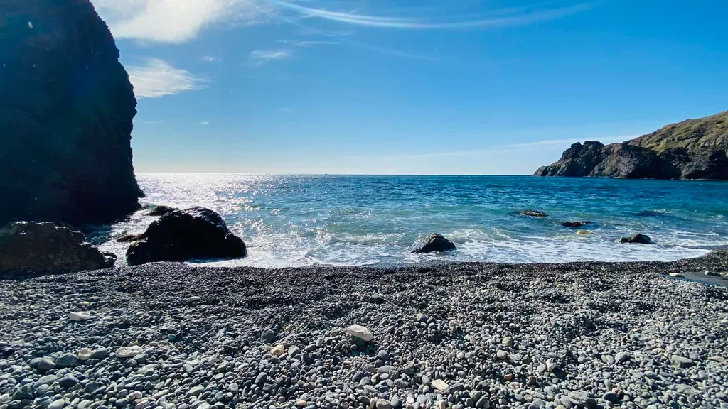 Коттедж Двухкомнатный дом с зоной отдыха и гамаком в 15 минутах от моря — Севастополь