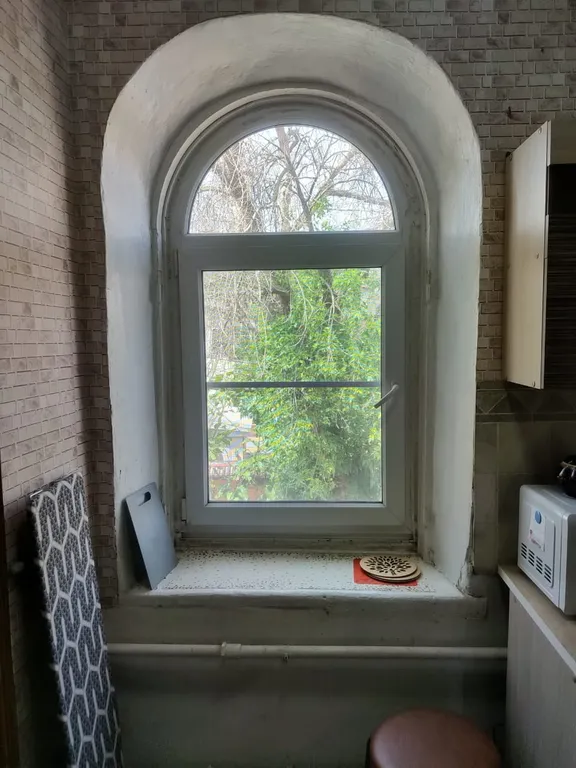 2-комнатная квартира у театральной площади в доходном доме XIX века