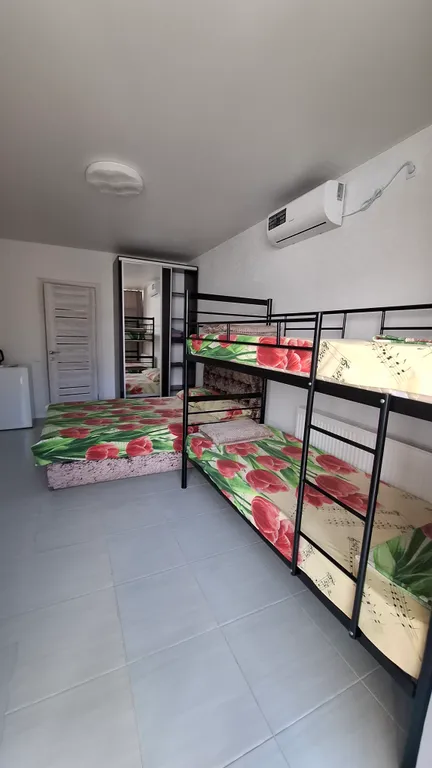 Квартира Четырёхместный номер на 1 этаже — аренда посуточно в Феодосия