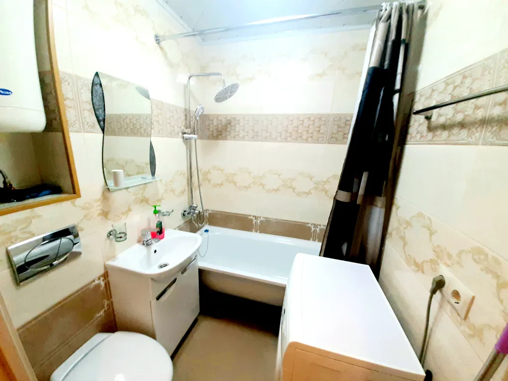 Квартира с балконом рядом с Аэропортом, 15 мин до моря и казино