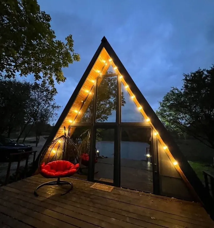 Коттедж Дом на первой береговой линии с видом на озеро номер Аб — Лабинск