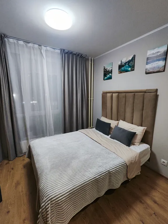 Студия у метро Парнас