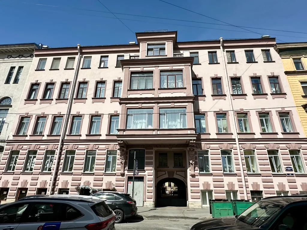 Студия-эконом в самом центре