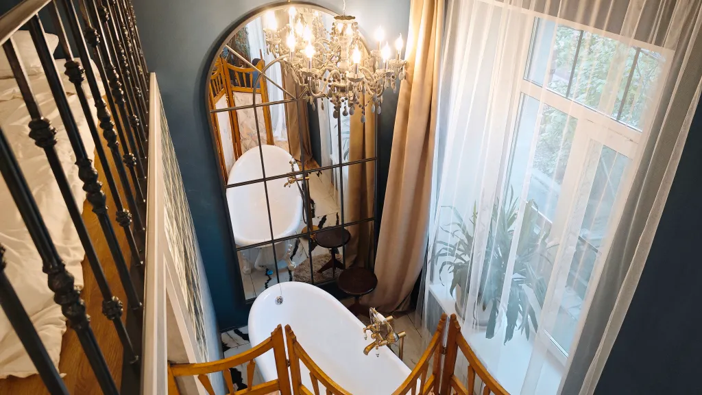 Апартамент винтаж со своим двориком в центре