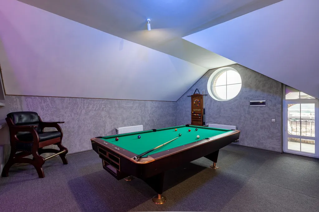 Коттедж с бассейном