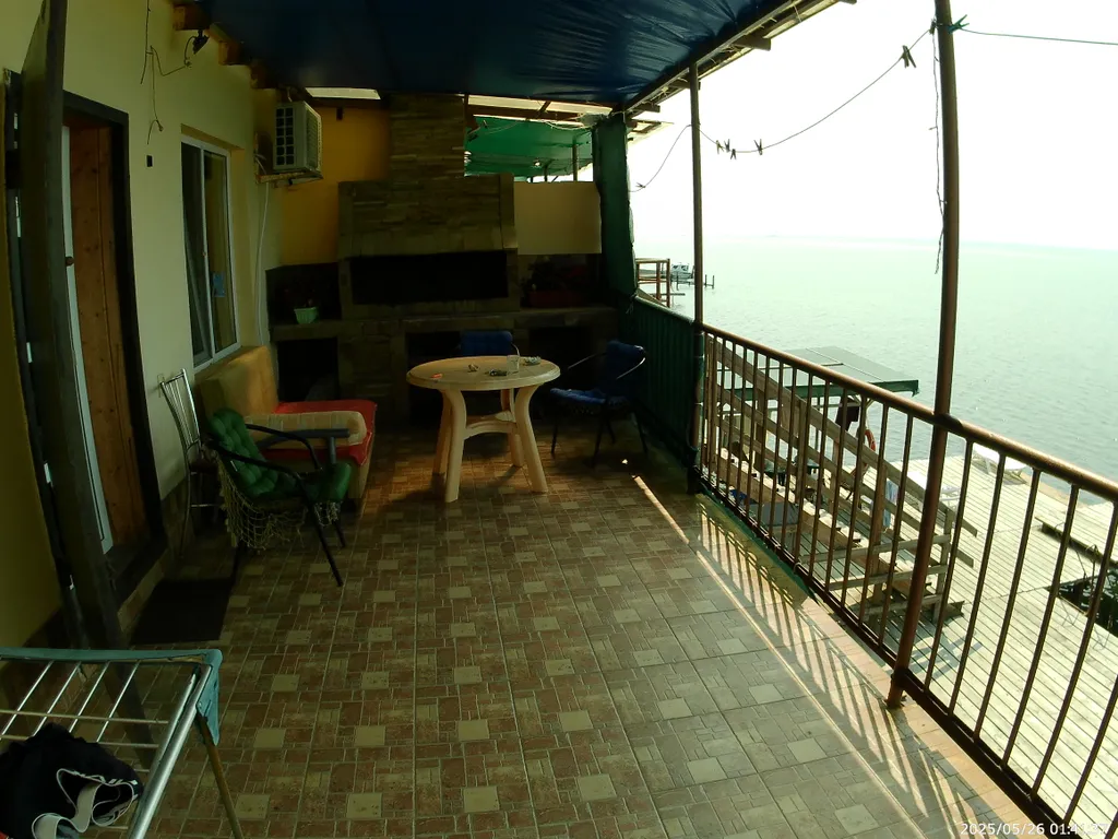 Дом-эллинг на берегу Керченского пролива