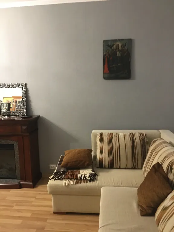 Большой дом с парковочным местом