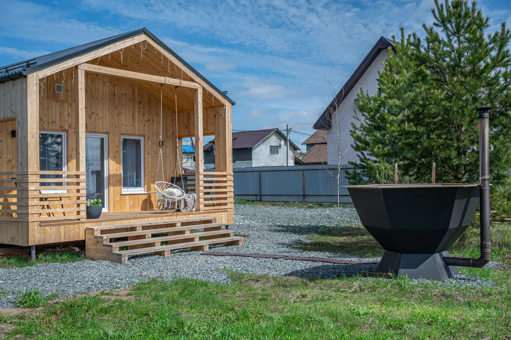 Коттедж Просторный гостевой хороший дом с горячим банным чаном и баней — аренда посуточно в Среднеуральск