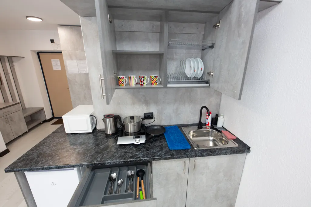 Студия в районе Нефтегаза на Мельникайте