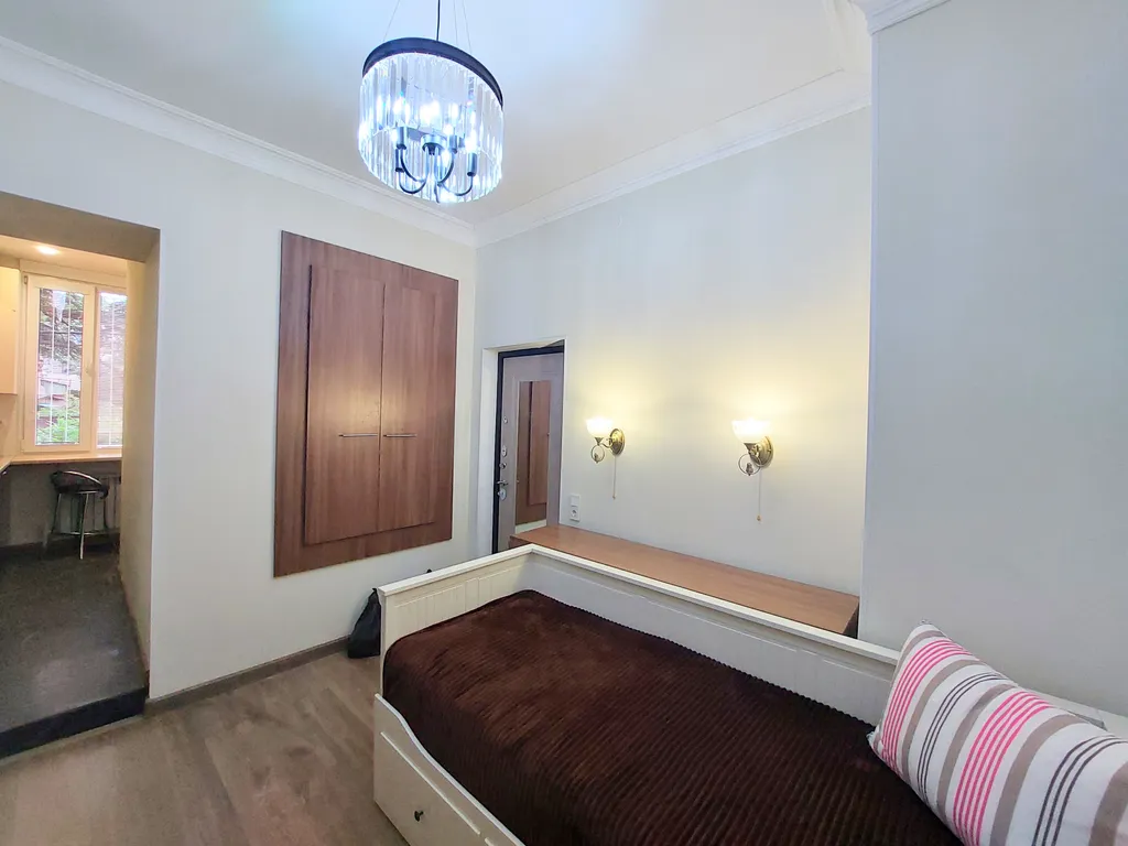 Квартира с балконом в 50 метрах от набережной Ялты