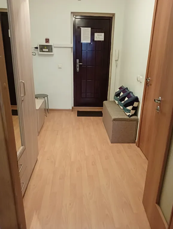 Квартира с видом из окна на покровскую башню и реку великую