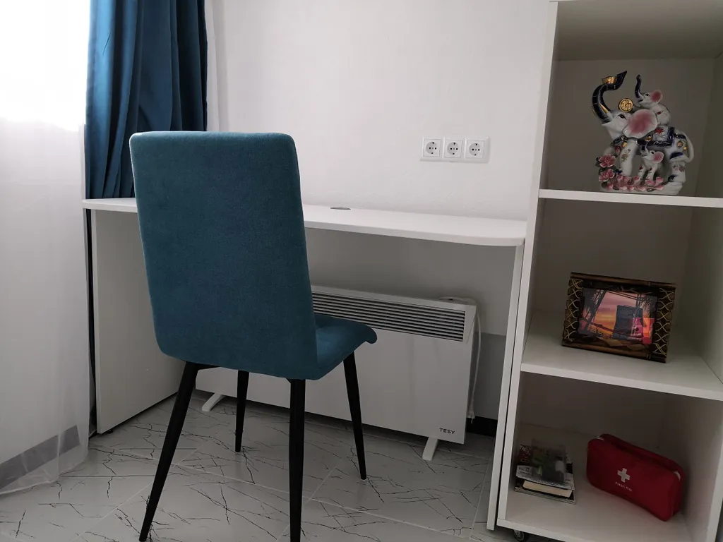 Уютная студия в центре с видом на горы