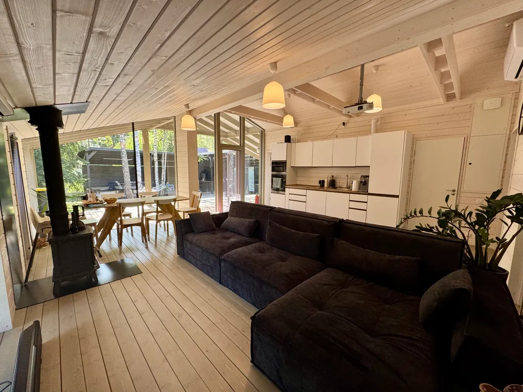 Коттедж Дом с верандой в лесу (3 спальни) — Дубна