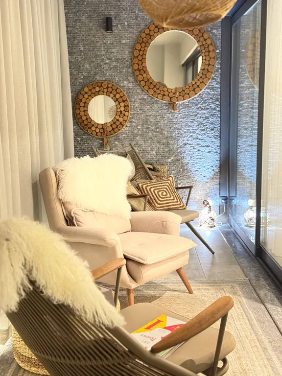 Роскошный дуплекс с эксклюзивным дизайнерским интерьером