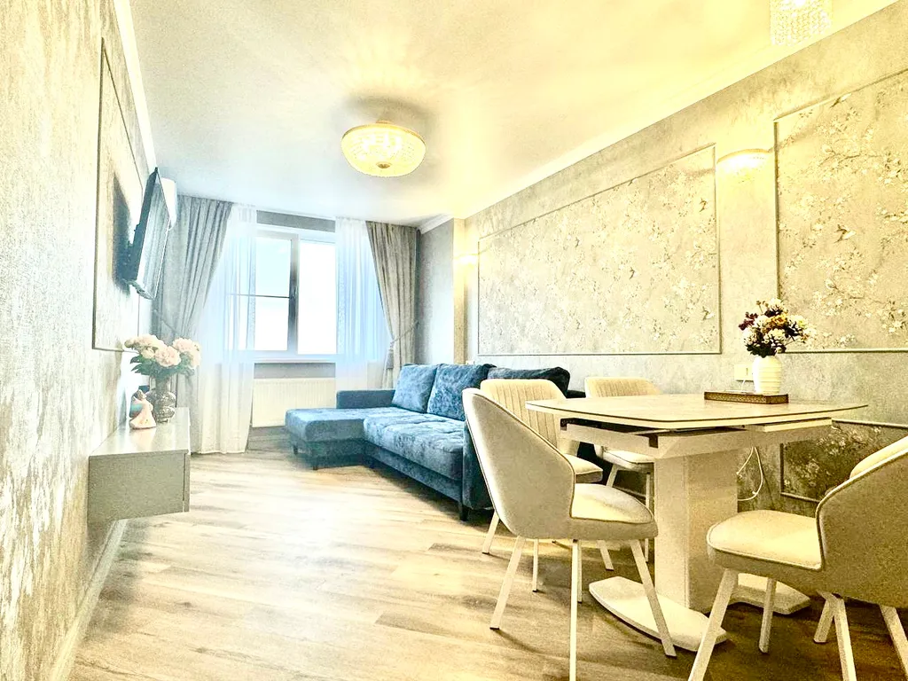 Новая квартира в самом центре на набережной