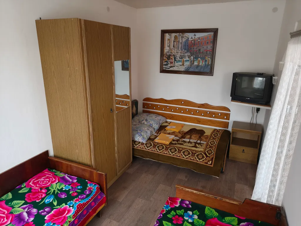 Номер со своей территорией для отдыха под навесом