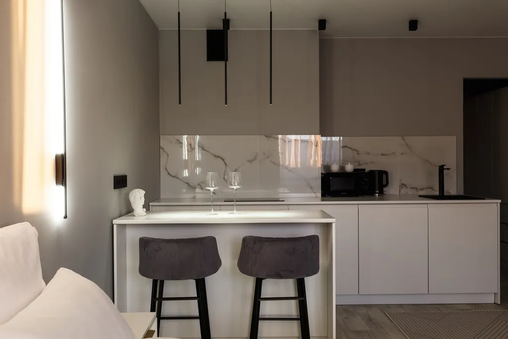 Стильная студия с дизайнерским ремонтом