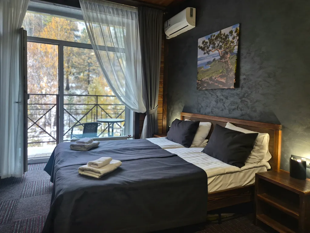 Студия в стиле шале с видом на лес, комфорт достойного вас уровня