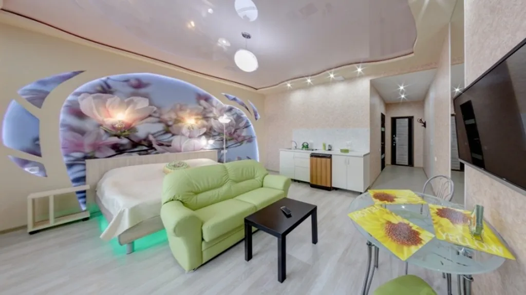 Студия с джакузи для двоих в центре